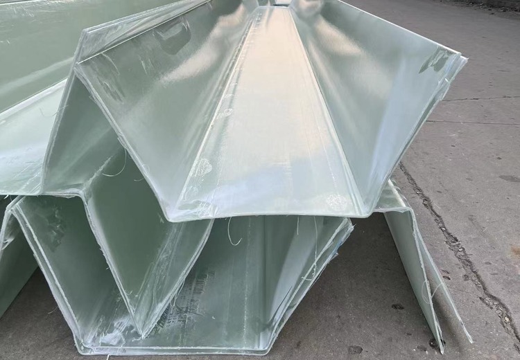 玻璃钢水槽：耐腐耐候，排水高效，适配多场景建筑排水工程的优质建材