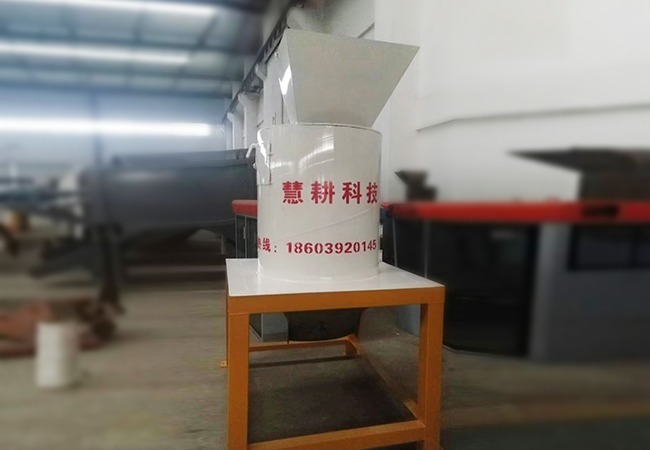 粉碎机适用广泛，用于肥料生产，附开机前准备及开机注意事项