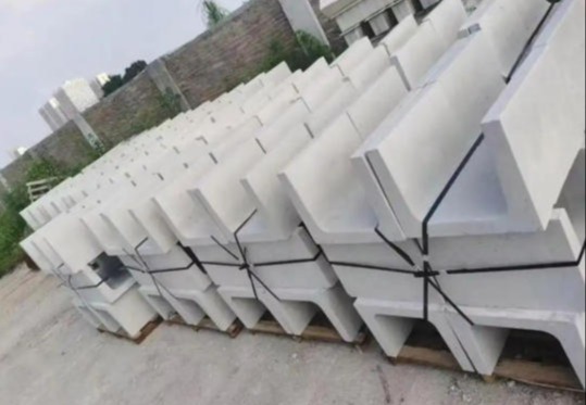 高品质水泥排水槽，满足各类排水需求，坚固耐用，为您打造无忧排水系统
