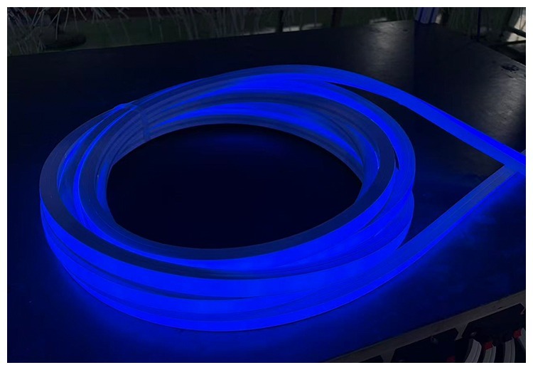 展示三张特定链接图片，带来直观视觉感受的精彩呈现