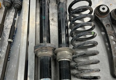 案例1：宝马X5单独压换摆臂胶套