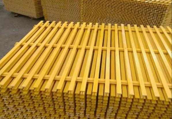 玻璃钢拉挤格栅：耐腐轻量高强，具备抗紫外阻燃等突出性能的优质面板