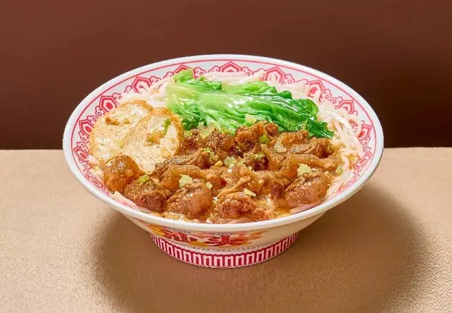 爆款红烧牛腩粿条