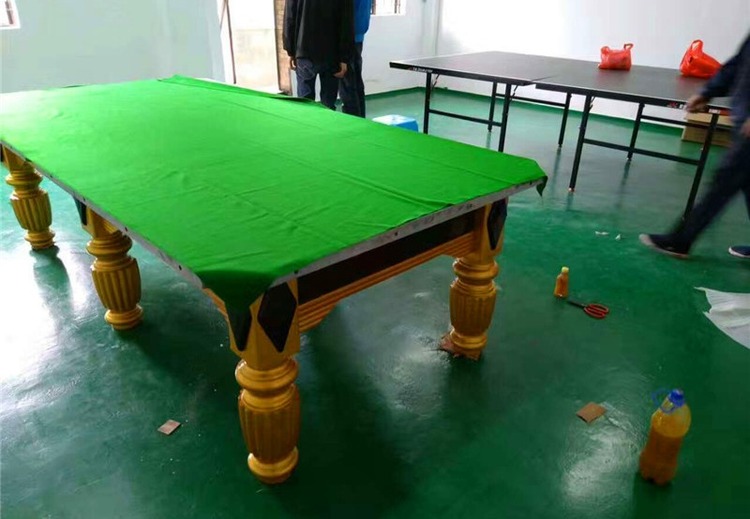 三张神秘图片展现独特场景，未知画面引人好奇探究背后深意
