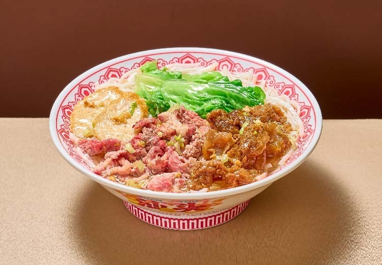 招牌牛肉牛腩粿条，鲜嫩牛肉搭配软糯牛腩，独特风味粿条等你来尝！