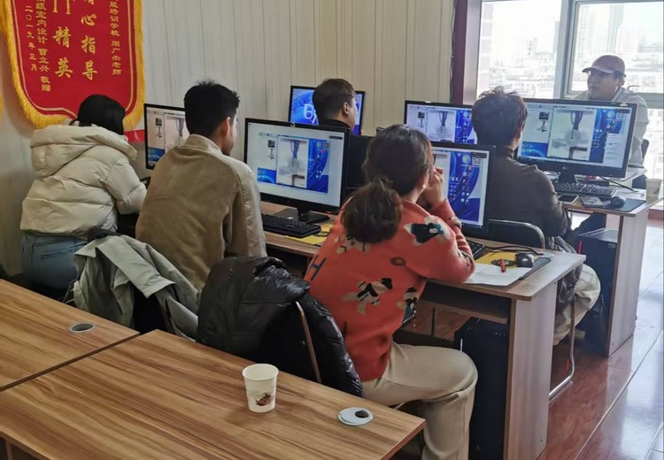 聚焦课堂精彩瞬间，定格师生互动美好，呈现生动鲜活的课堂照片风采