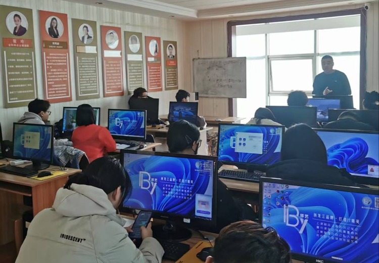 课堂精彩瞬间：定格知识海洋里的生动画面，呈现活力满满的课堂风采