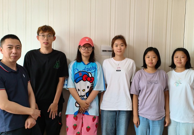 毕业合照：定格青春瞬间，留住校园美好回忆，见证同窗情谊永恒