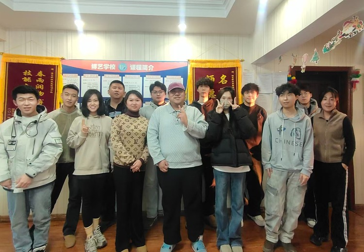 毕业季：定格青春回忆，共赴未来征程——一场意义非凡的毕业合照