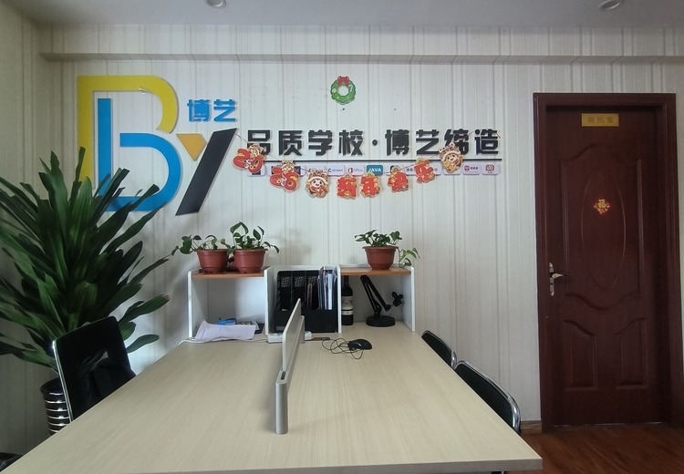 如何塑造独特品牌形象，吸引消费者目光，提升品牌市场竞争力？