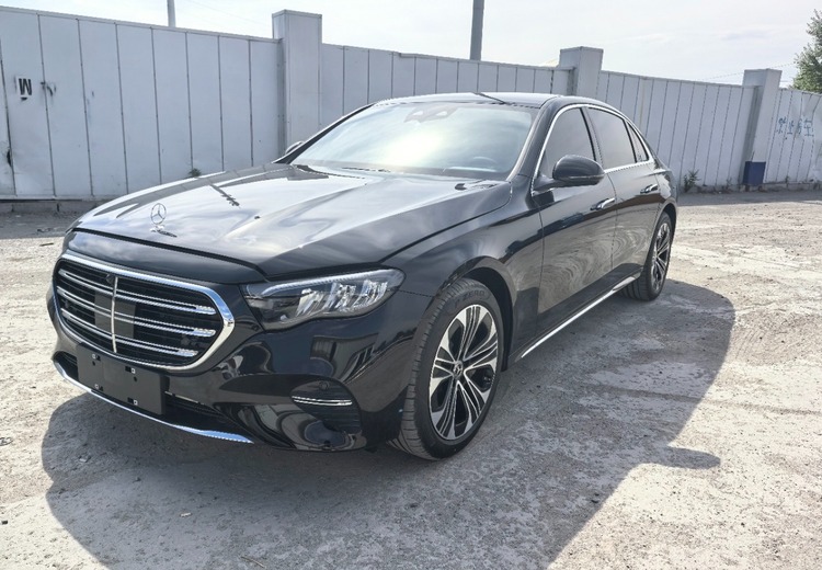 多种类型轿车与越野SUV齐聚，涵盖经济型到豪华型满足不同需求