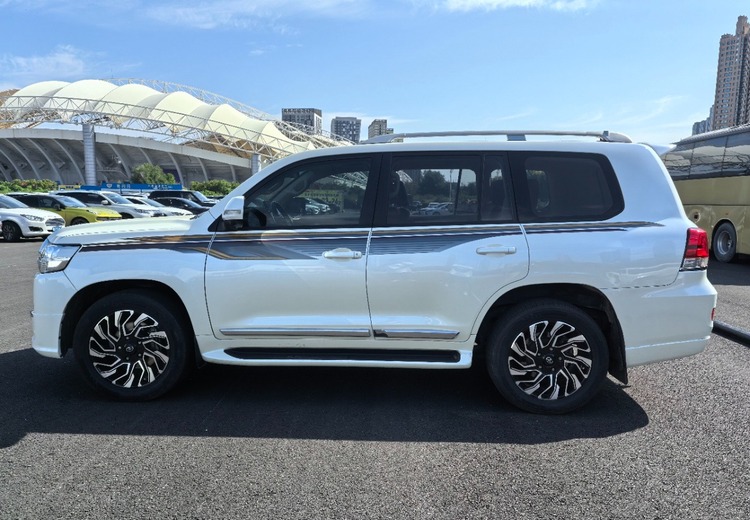 丰富车型任你选：经济型、舒适型、中商务、豪华轿车及越野SUV