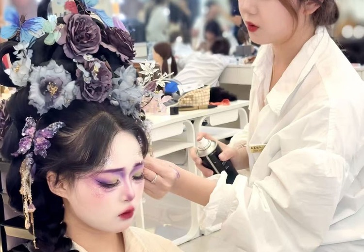 一张神秘图片，画面隐藏的信息引发无限遐想，究竟暗藏何种玄机？