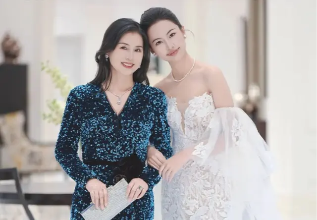冬季婚礼妈妈穿搭｜看这一篇就够了