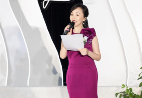 不抢风头！紫色婚宴礼服美翻，MaQueen高定打造妈妈专属美丽