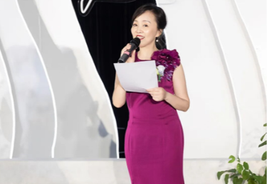 婚礼致辞主礼服，兼顾上台演讲端庄大气、拍照出片、修饰身材，适配西式简约婚礼现场
