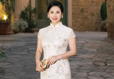 宴后轻法式户外婚礼蕾丝旗袍定制