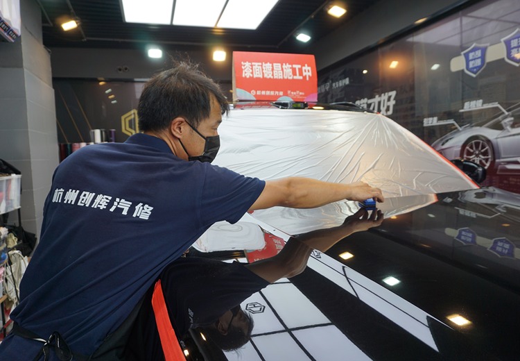汽车漆面打磨服务：局部修补、瑕疵整改、全车清洁，标准化流程保障效果