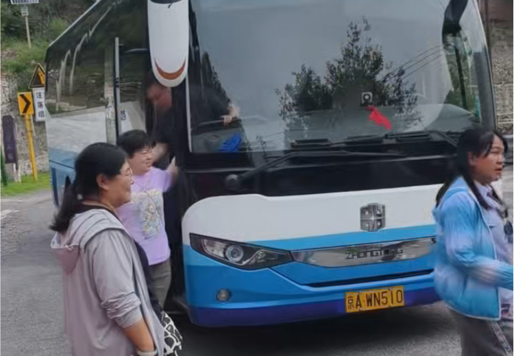中巴车租赁