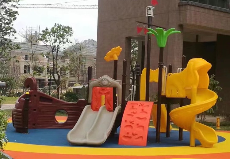 儿童游乐设施滑滑梯