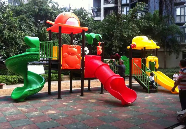 儿童游乐设施滑滑梯