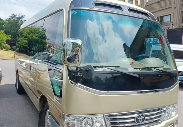 9座商务车租赁