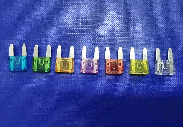 小型插片保险丝
