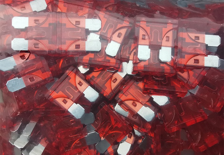 中型10A插片保险丝