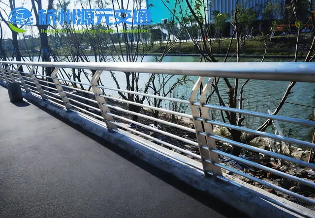 道路护栏