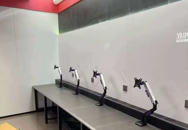 连体加长多人电竞电脑桌