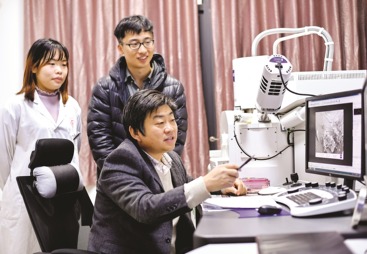 华科教授潜心18年只为保卫蓝天 研发技术既能净水还能除霾