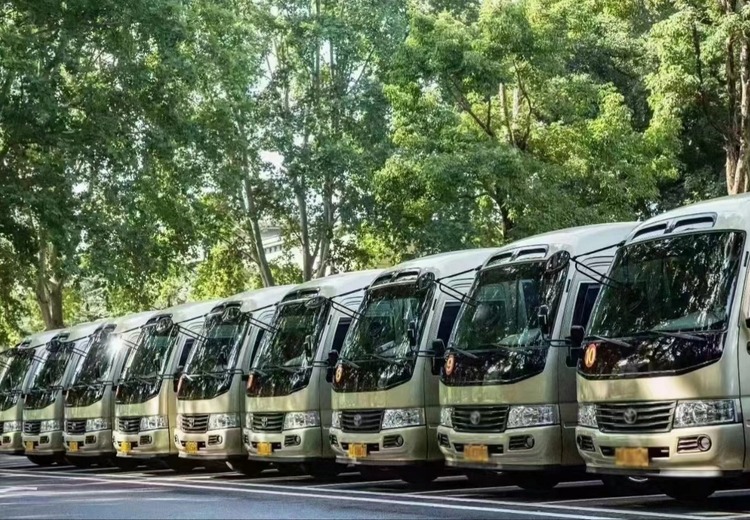 中巴租车