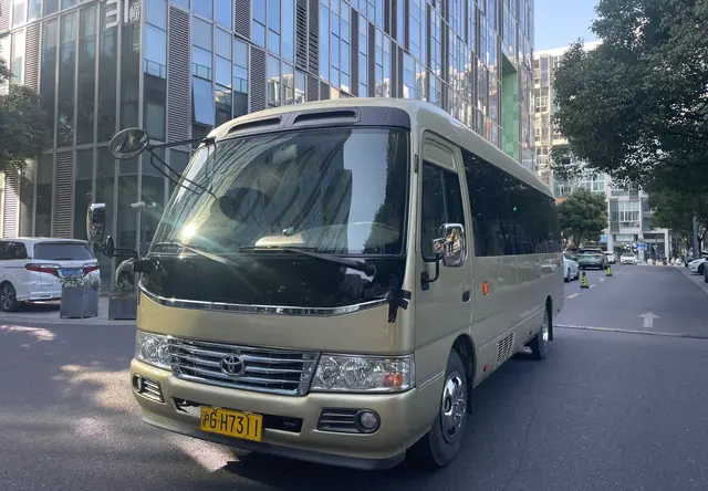 考斯特租车
