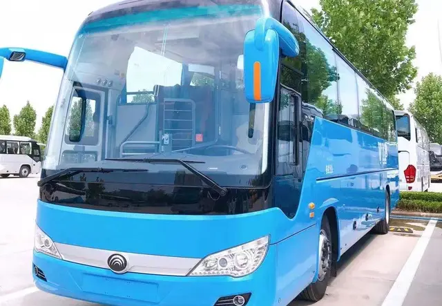 大巴包车