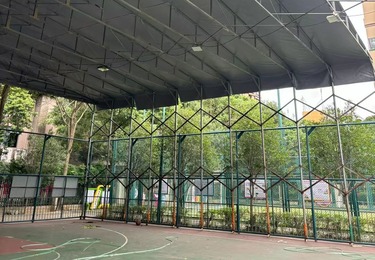 户外篮球场电动推拉遮阳雨篷