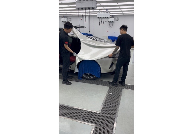 贴膜现场