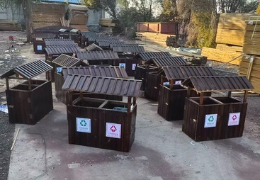 阿克苏地区防腐木垃圾箱