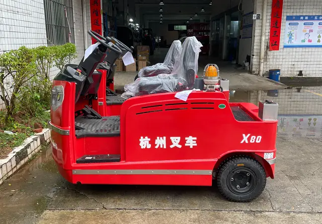 防爆蓄电池牵引车