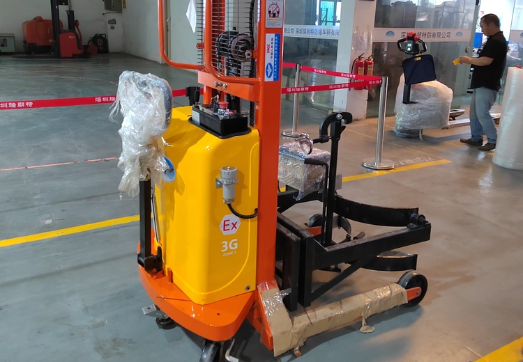 防爆油桶车