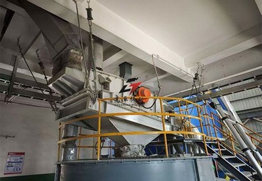 水泥直线振动筛用户现场