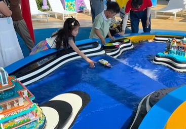 夏日玩水新去处：凯奇无动力拼搭船，乐享夏日清凉！