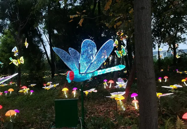大蜻蜓造型灯