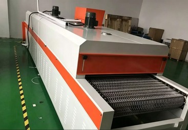 远红外高温隧道烘干线不锈钢网带隧道炉工件连续干燥案例