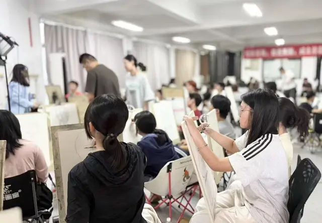 美术师资培训班（可颁发中国美术学院教师进修证书）