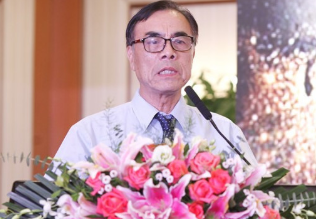 谢维信-北大青鸟深圳基地学术总顾问、深圳市高等职业教育顾问