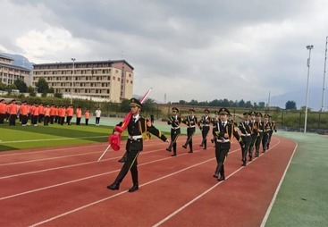与法同行 护航青春|少林友谊学校周一升旗仪式暨荣誉表彰