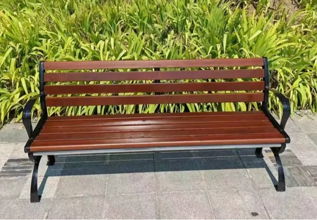 靠背座椅