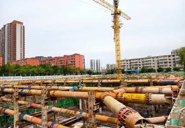 双二级资质加持，两项发明专利｜和信中建筑牢危大工程合规施工基础
