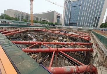直面超危大基坑挑战，和信中建参与呼和浩特新机场综合交通枢纽基坑支护建设