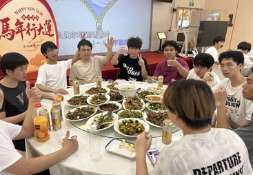 烟火聚温情，同窗共食光｜北大青鸟深圳金蛛校区启蒙星和运维班轰趴团建圆满开展